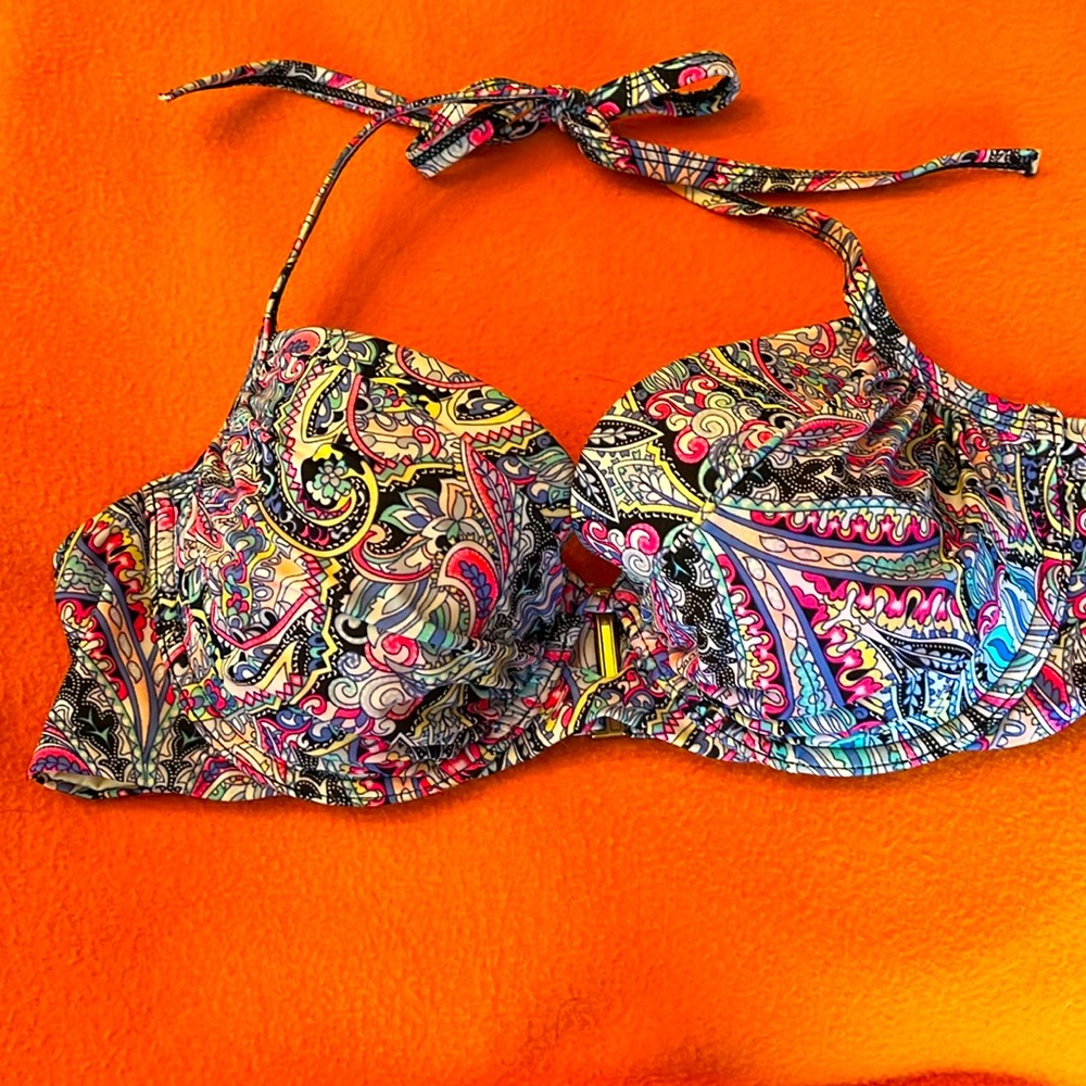 VICTORIA’s SECRET bikini top, multi-colored, Size 32DD, like new!